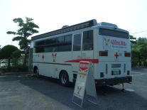 福岡県赤十字血液センターの献血バス
